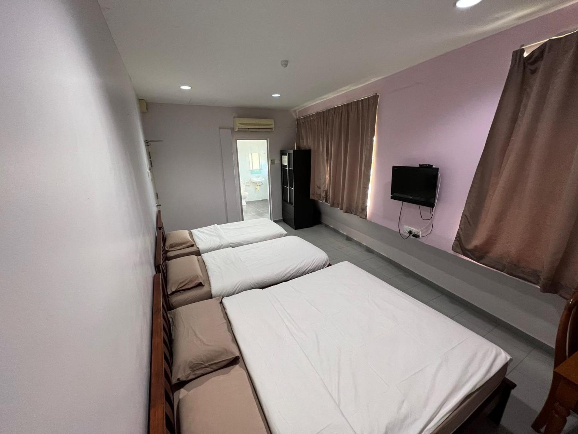 Hotel M Straits 2*