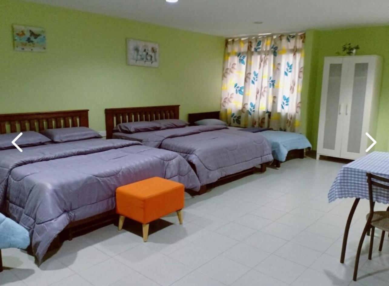 M Straits Hotel 2*